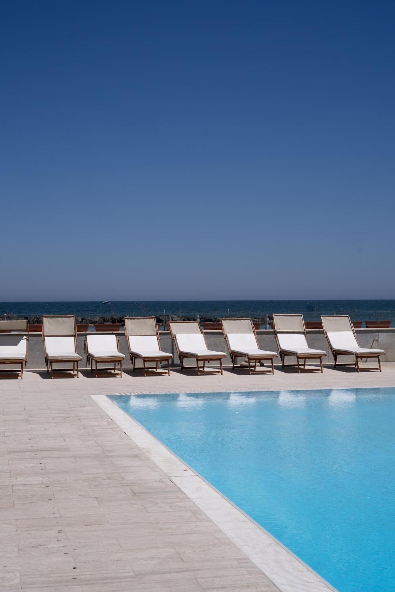 Sea Lion Hotel Montesilvano Marina Esterno foto